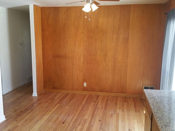 Dining room.