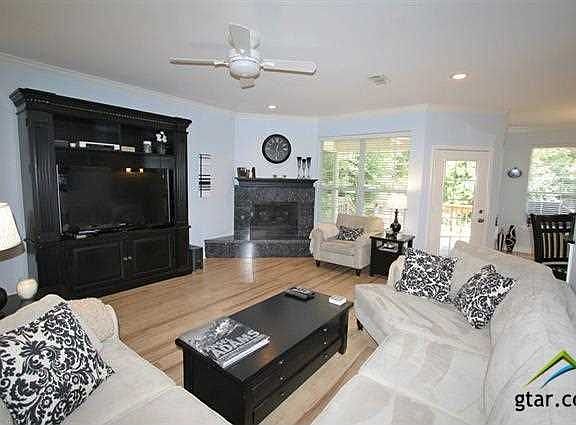 5th image of 3202 Lake Forest Dr