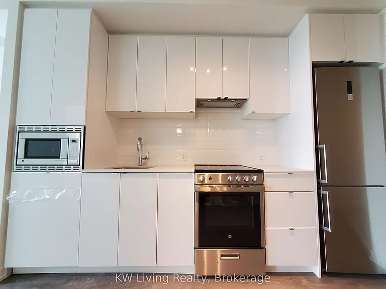 49 E Liberty St #1105 — Photo 4