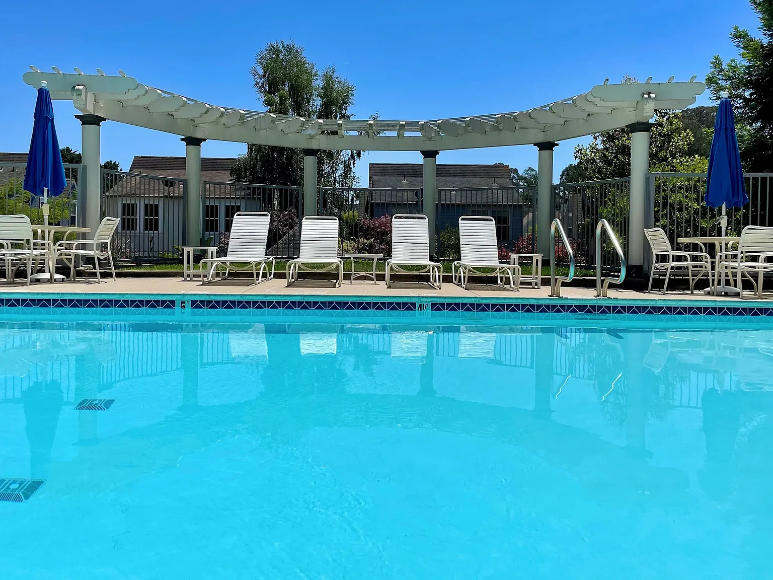 2 bed, 900 sqft, $3,875 — Photo 2