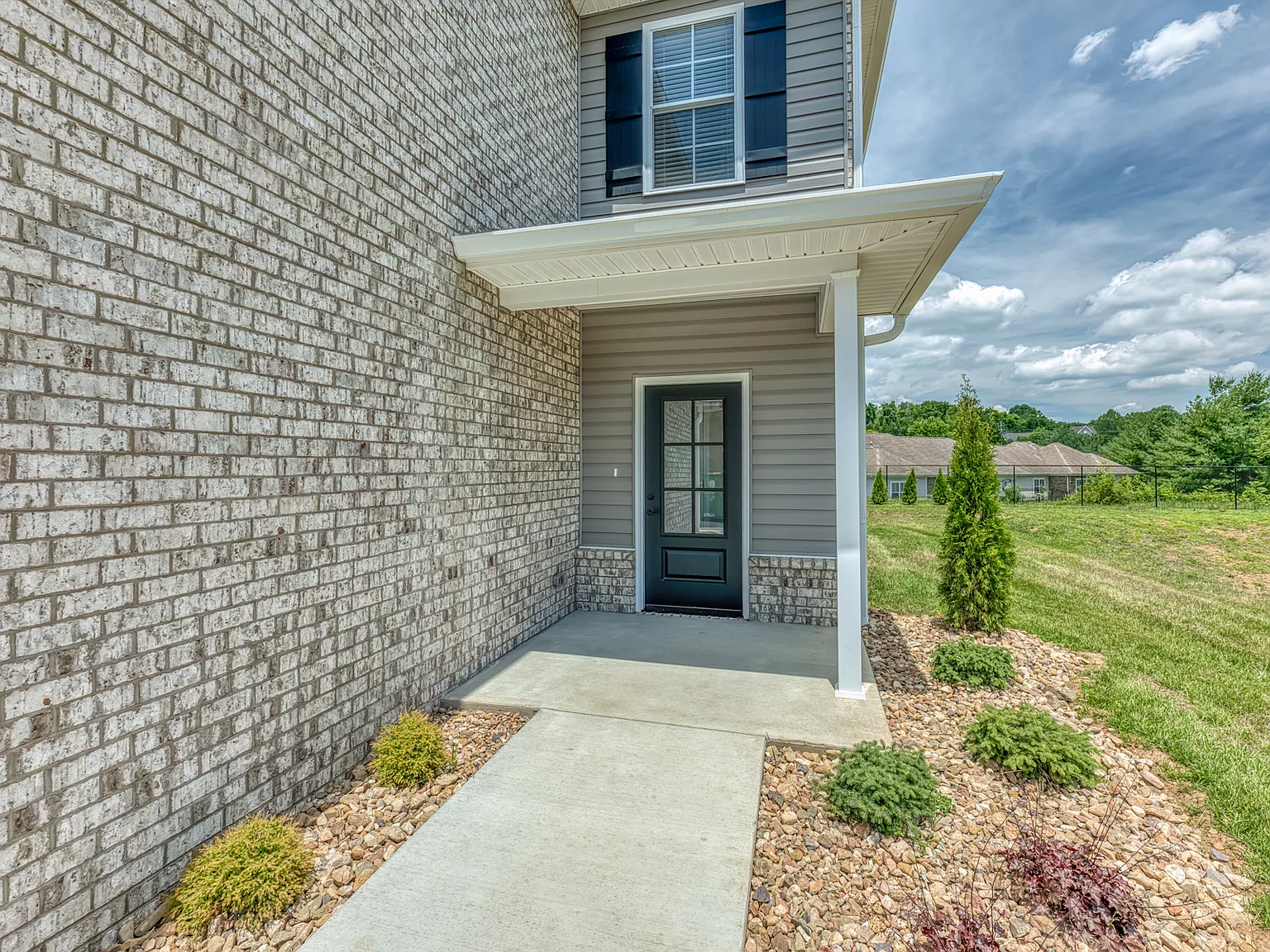 4 bed, 2.5 bath, 1786 sqft, $2,945 — Photo 2