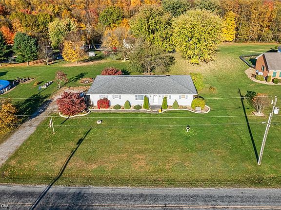 4th image of 46634 Winston Dr