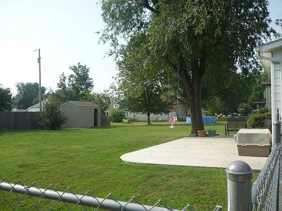 2nd image of 440 N Parmenter Ave