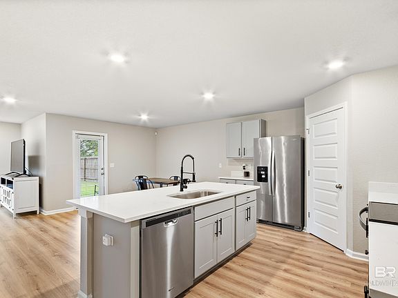 5th image of 225 Burnston Way