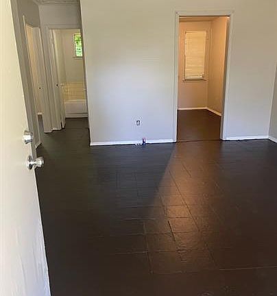 3rd image of 122 Kirk Ave