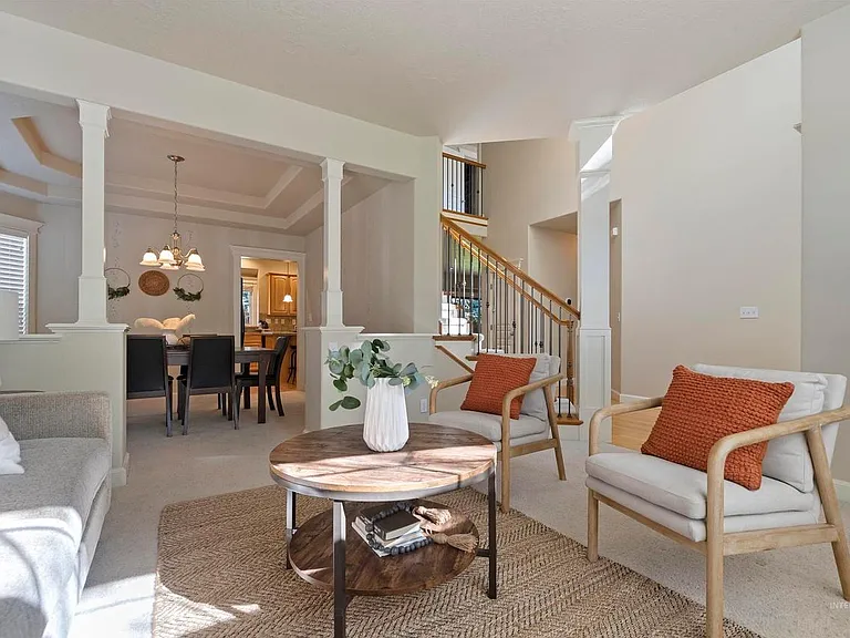 2516 E Alpomado Ct — Photo 7