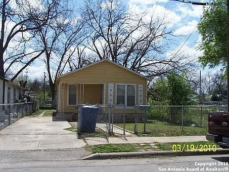 1st image of 142 Persyn St