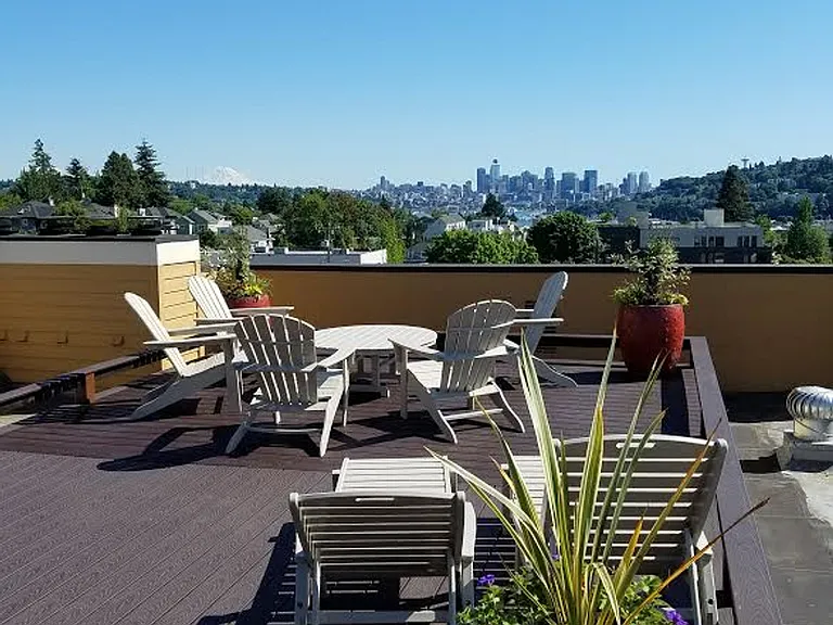 Watermarke Apts. — Photo 34