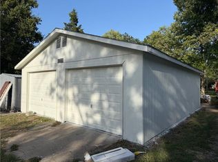 410 S Cherry St, Ottawa, KS 66067