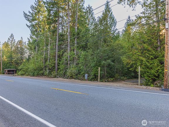 3rd image of 5441 E Grapeview Loop Road