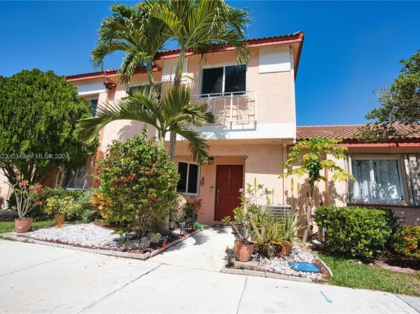 20871 NW 4th St, Pembroke Pines, FL 33029