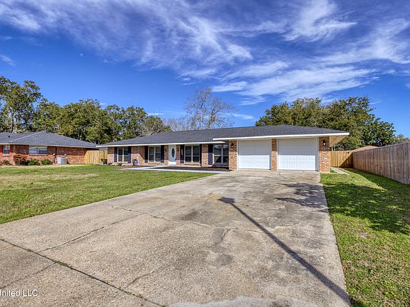 2nd image of 203 Northwood Dr