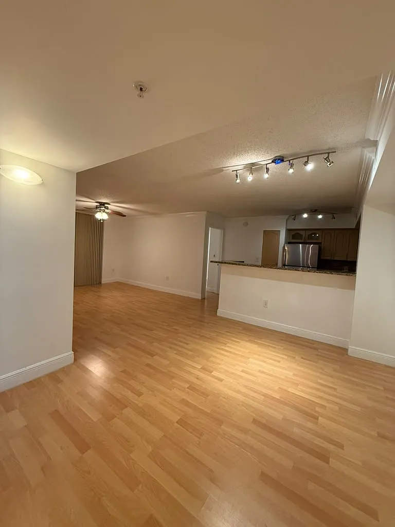2 bed, 960 sqft, $2,650 — Photo 1