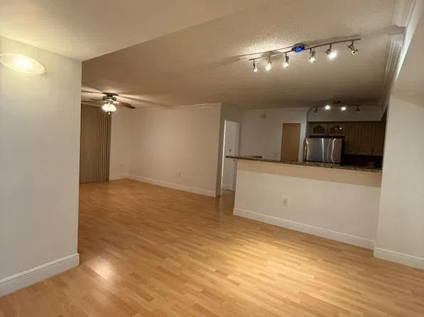 4301 NW 107th Ave, Miami, FL