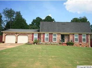 6112 Valley Park Dr NW, Huntsville, AL 35810