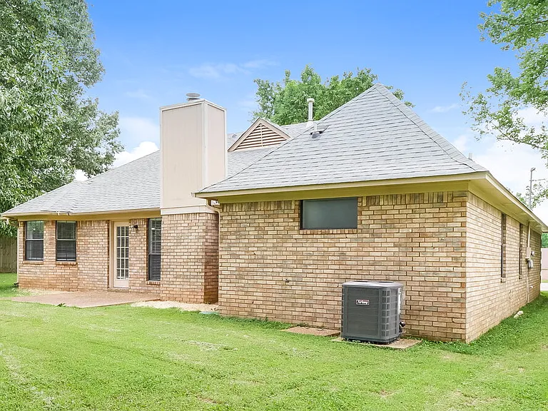 3926 Pecan Trace Cv — Photo 16