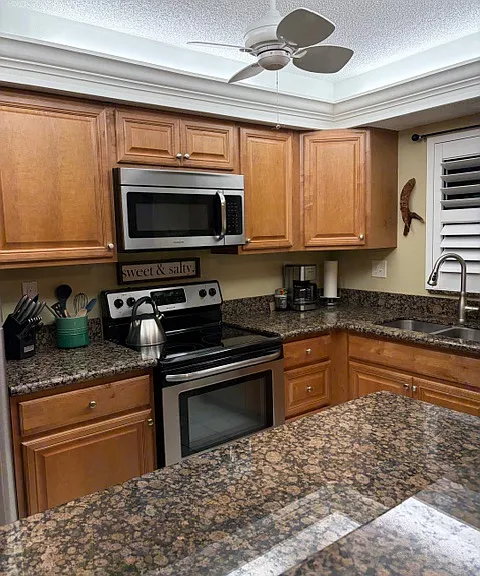 927 Capri Isles Blvd — Photo 11