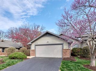 1074 N Spoede Rd, Saint Louis, MO 63146