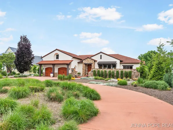 15742 Grand Point Dr, Grand Haven, MI 49417