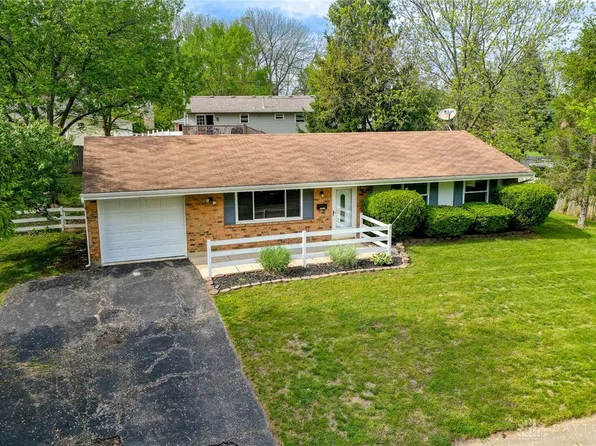 331 Woodlawn Dr, Fairborn, OH 45324