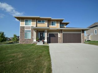 1015 NE Williamsburg Ct, Ankeny, IA 50021
