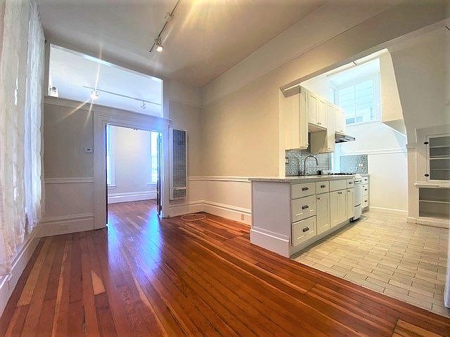 1st image of 10 Lyon St APT 208