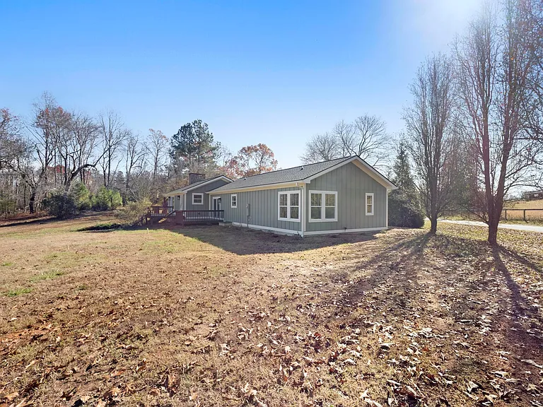 100 Gilbert Rd — Photo 30