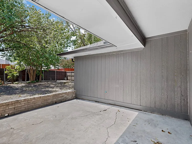 2308 Chamberlain Dr — Photo 41