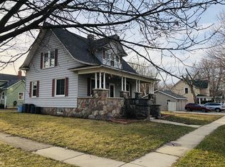 9814 Main St, Hebron, IL 60034