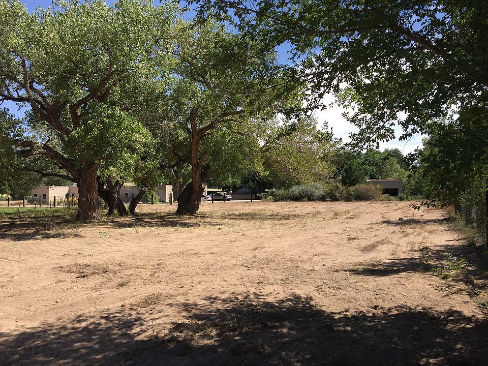 1st image of 608 Calle De Los Hijos