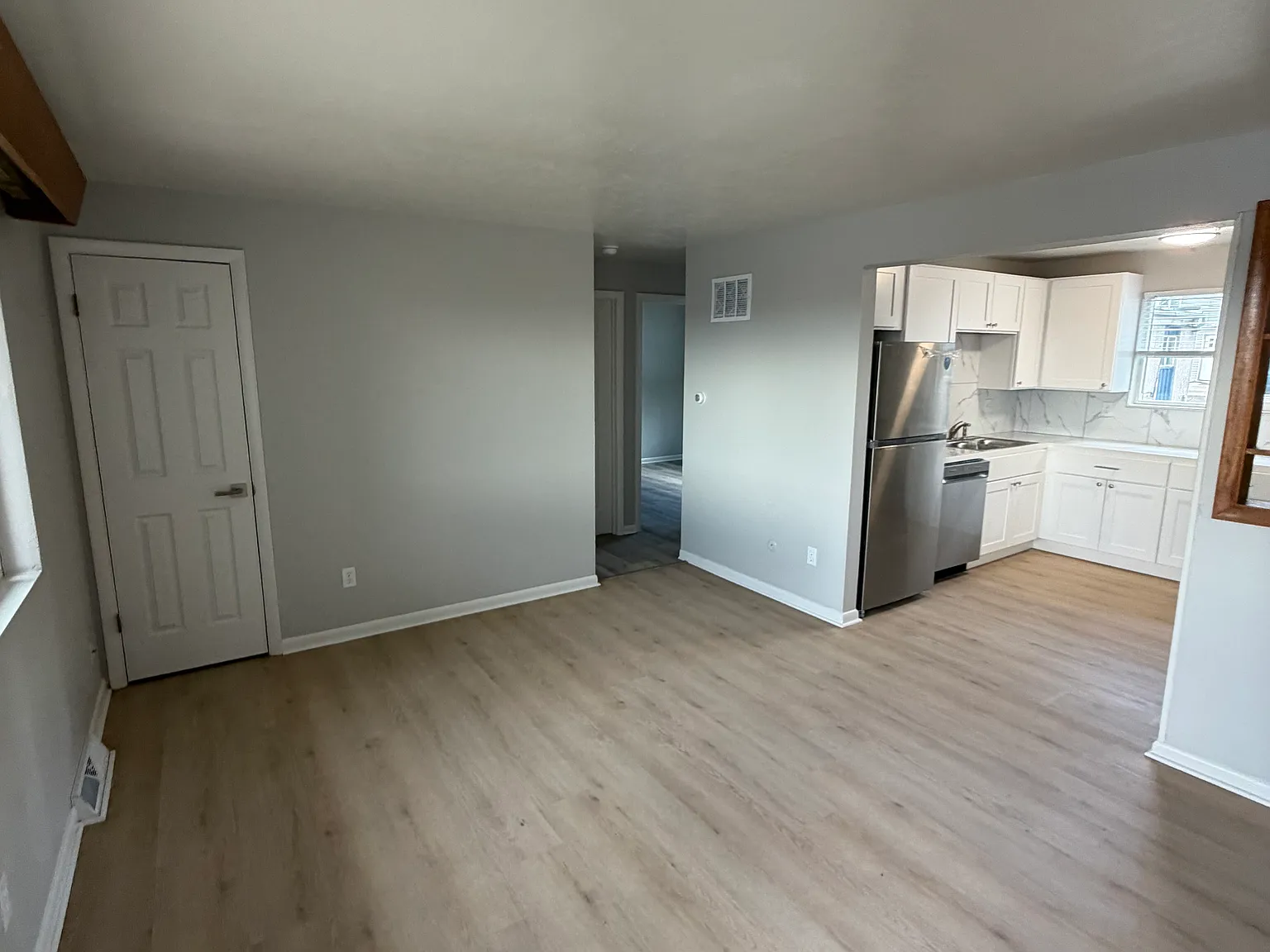 2 bed, 800 sqft, $1,500 — Photo 2