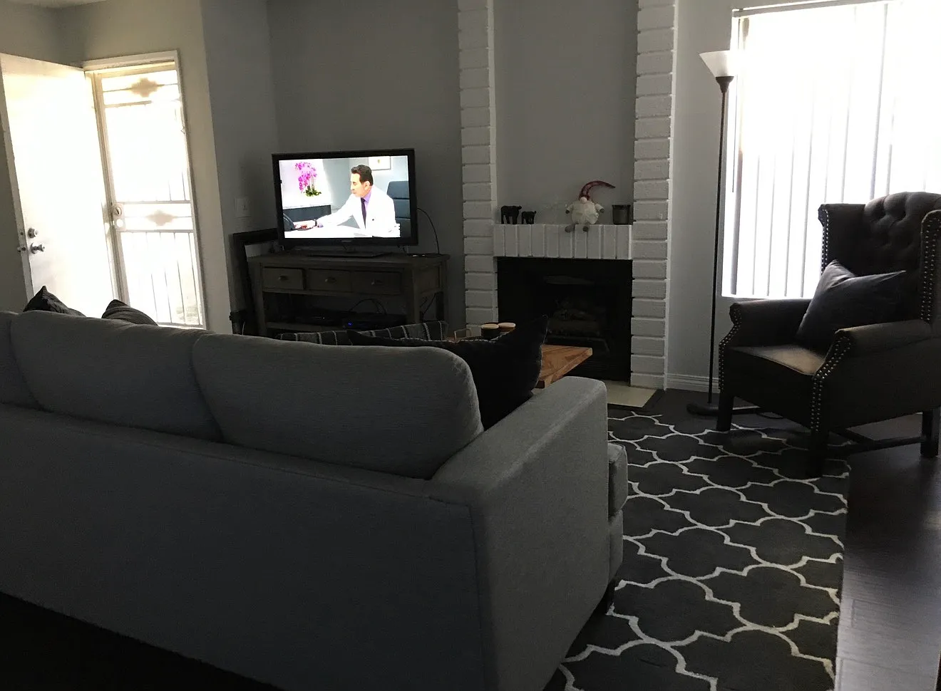 2 bed, 1000 sqft, $1,000 — Photo 2