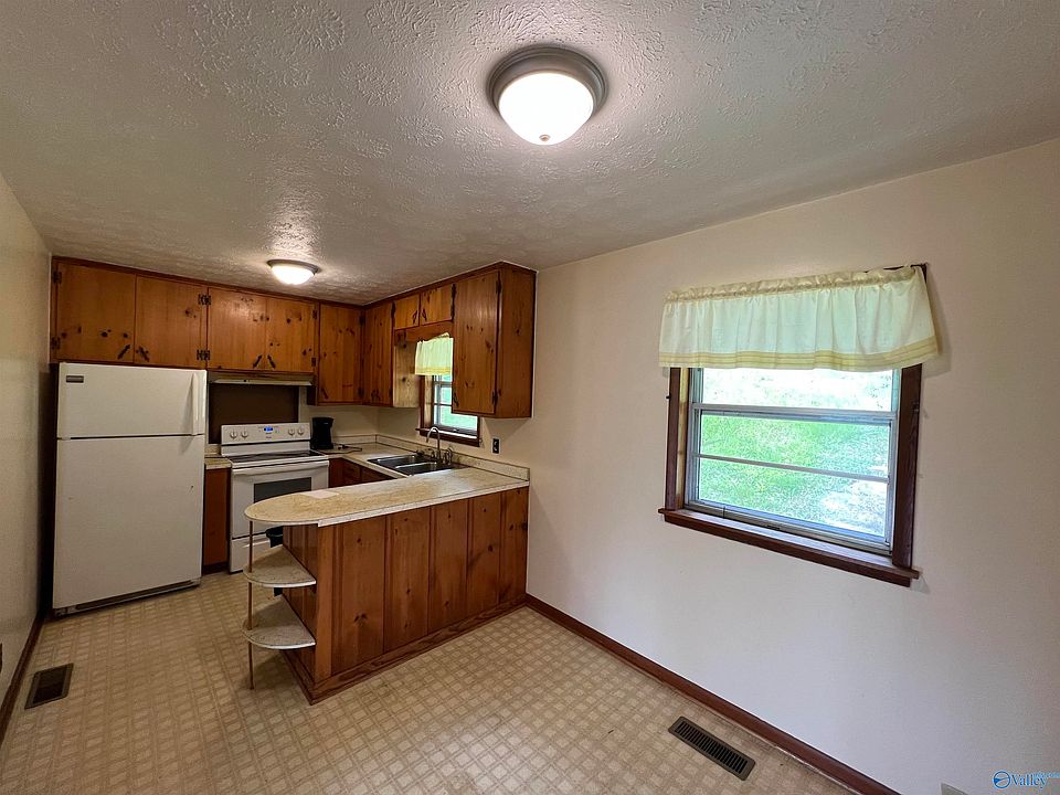 2nd image of 289 Gilley Dr