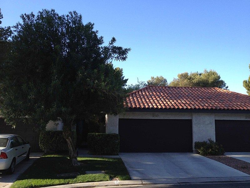 1st image of 2541 Palmera Dr