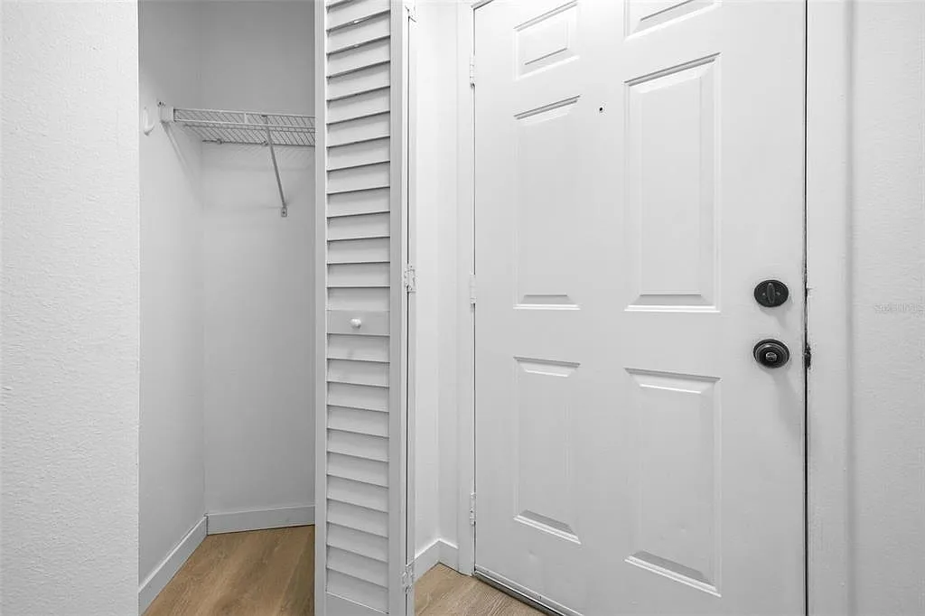 2 bed, 2.0 bath, 937 sqft, $1,500 — Photo 3