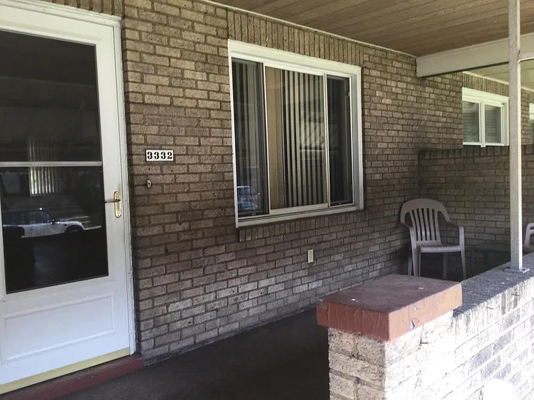 3332 Parkview Ave — Photo 2