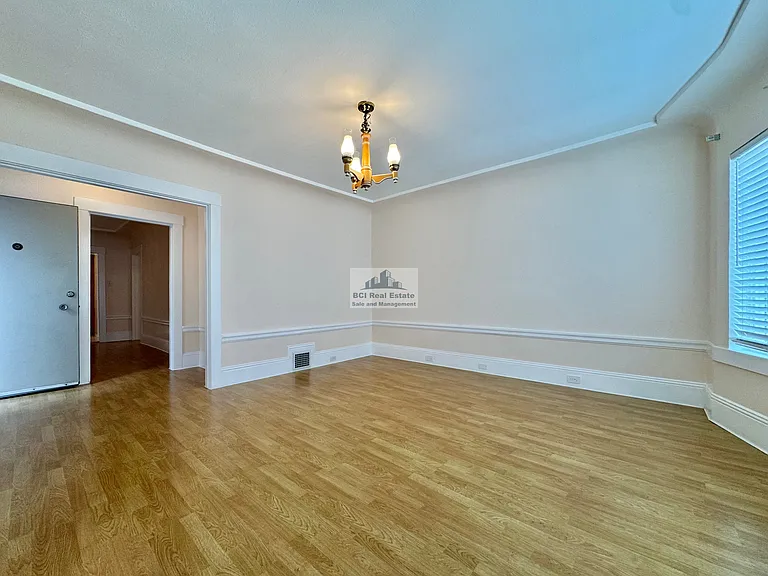 555 Silver Ave — Photo 3
