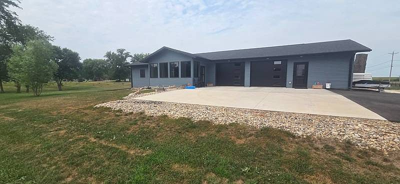 1st image of 801 N 5th St