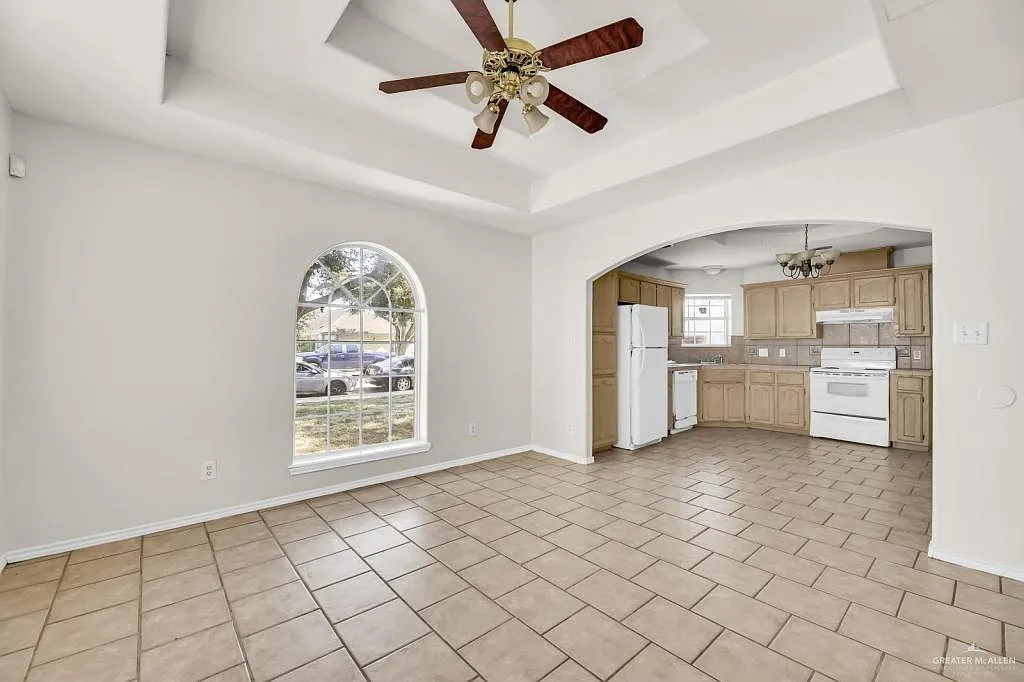 2 bed, 2.0 bath, 945 sqft, $825 — Photo 3