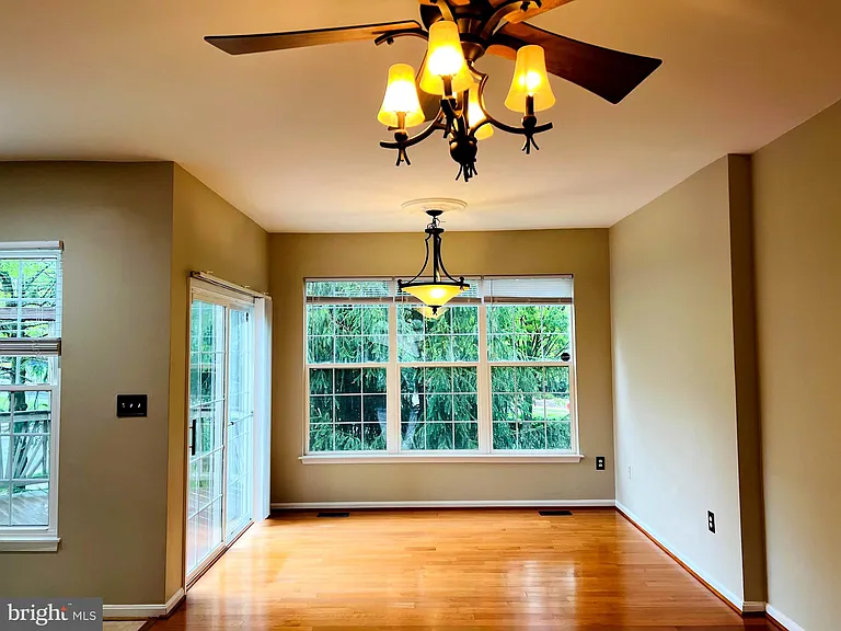 47370 Victoria Falls Sq — Photo 18