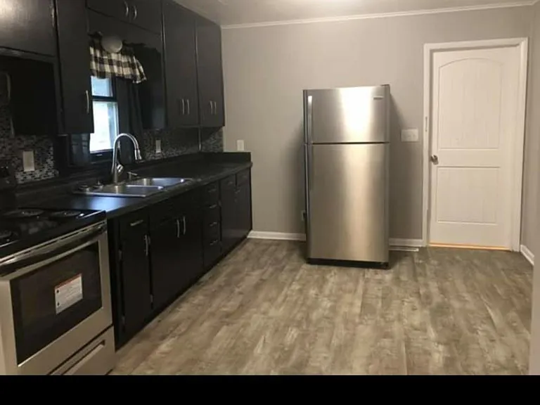 3003 S 42nd St — Photo 17