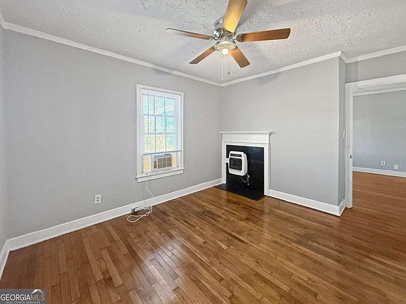 5th image of 109 Vine St SW Unit A