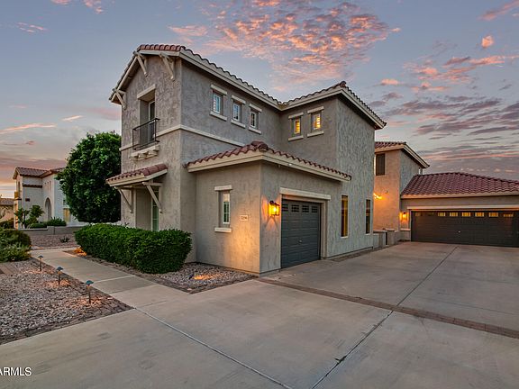 5th image of 3296 E Vallejo Ct