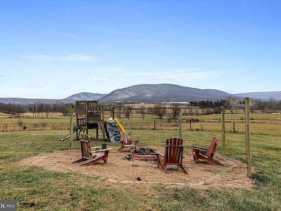 5th image of 9763 Blue Spring Rd