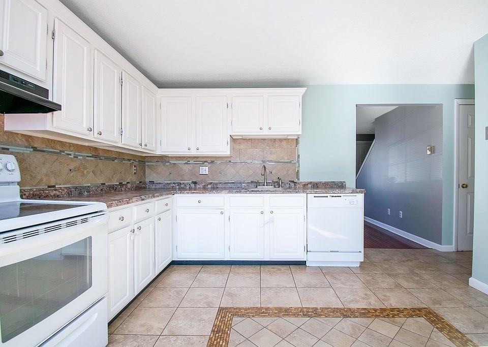 75 Glenmore St Springfield, MA, 01129 Apartments for Rent Zillow