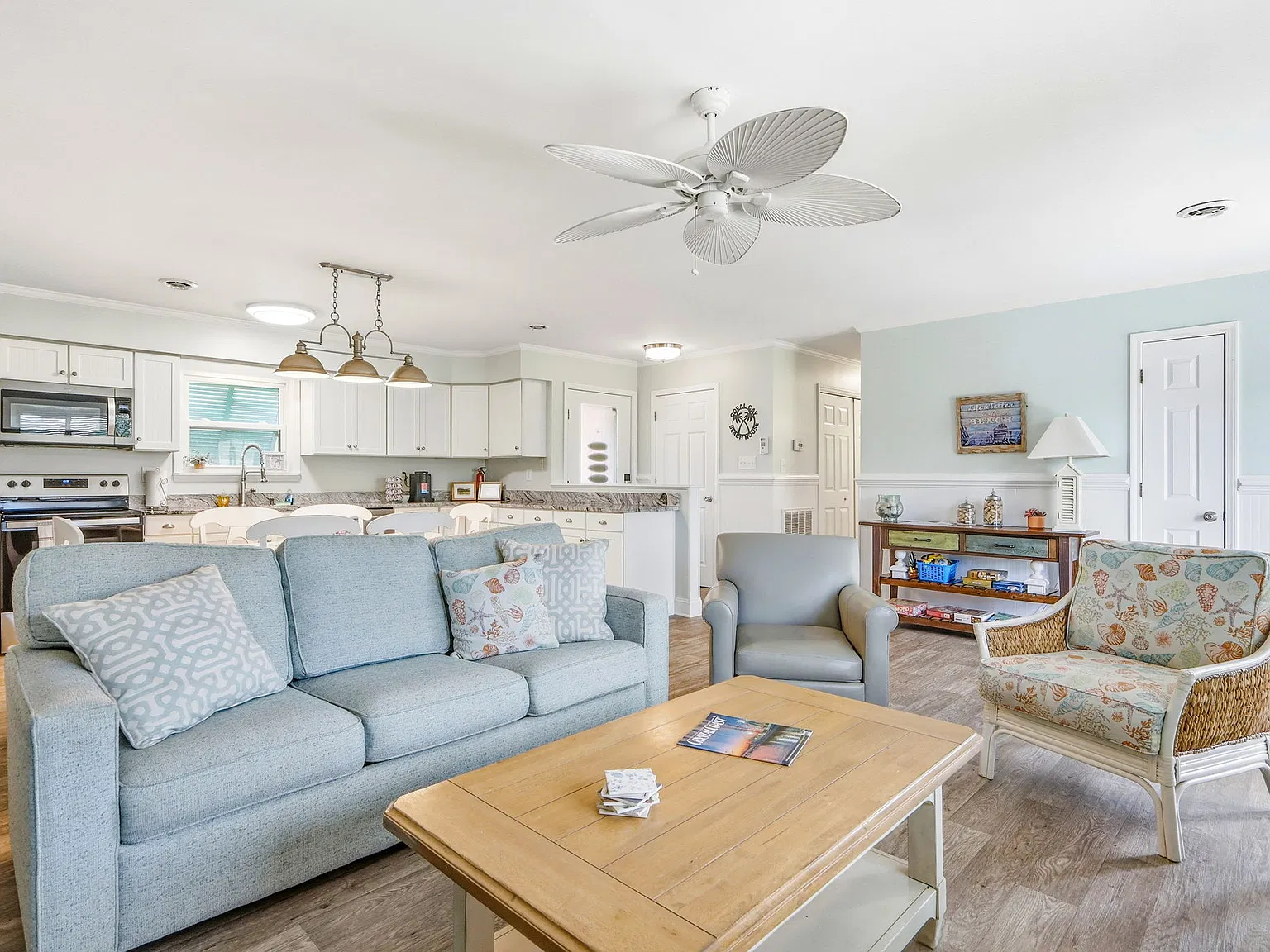 3 bed, 1272 sqft, $3,000 — Photo 3