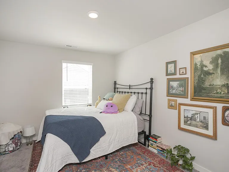 517 Swanholme Dr — Photo 34