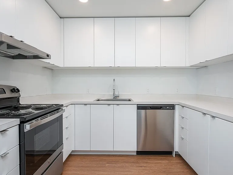 Rockwood Village Apartments — Photo 45