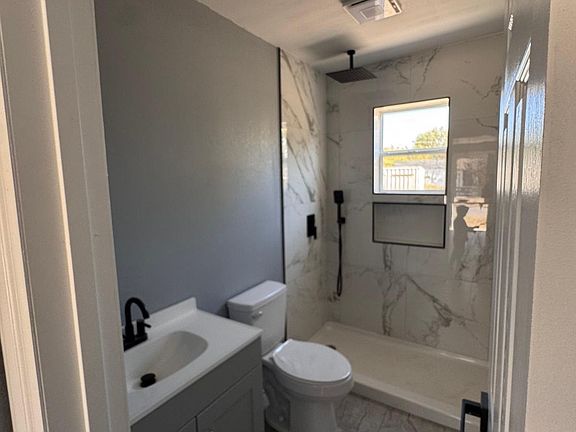 4th image of 721 N Hudson Ave