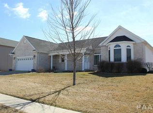 109 Shannon Hills Dr, Washington, IL 61571